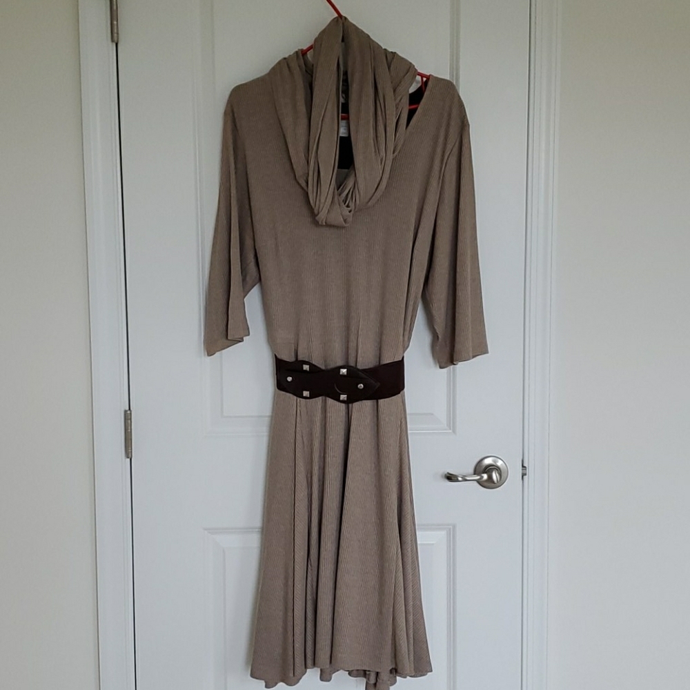 Brown dress